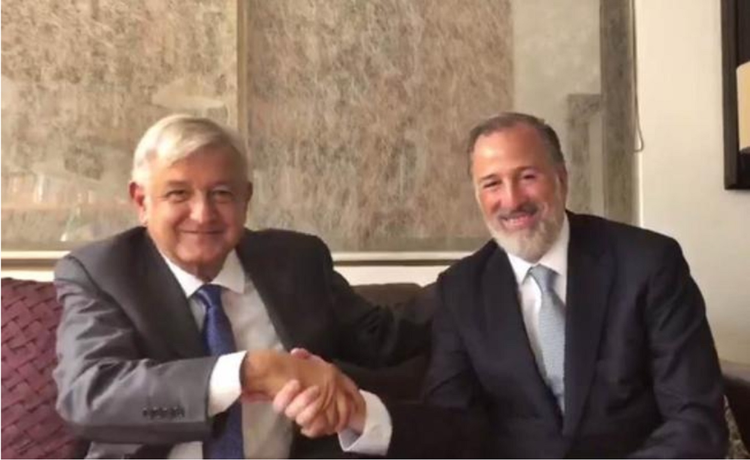 AMLO recibe a Meade en su casa a un mes de las elecciones