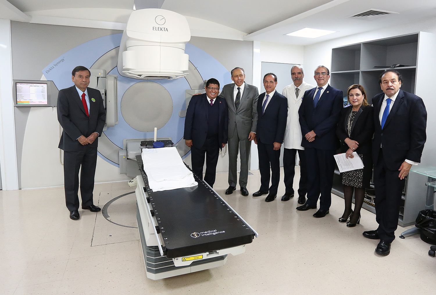 ISSSTE actualiza equipo de radioterapia para aumentar atención 