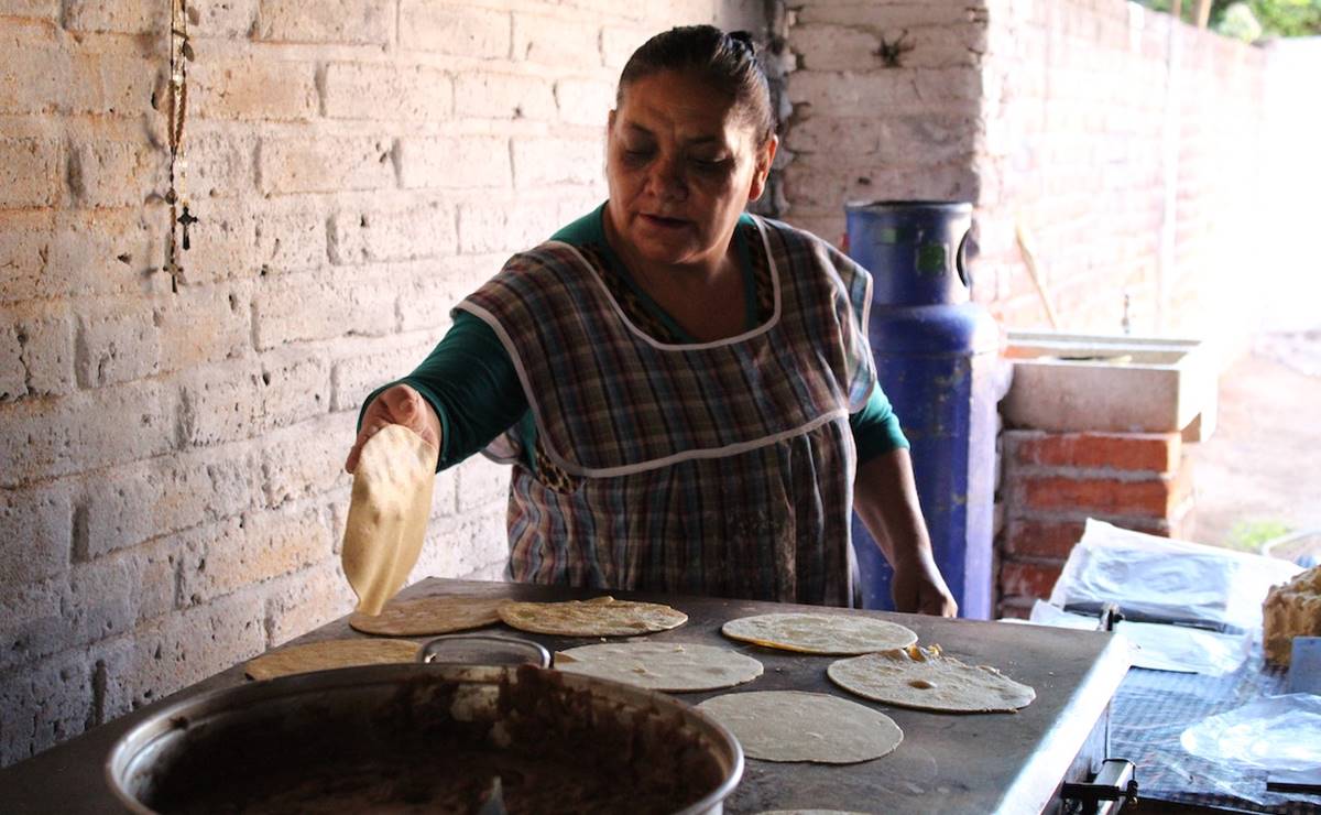 Mito o estereotipo: ¿Por qué los hombres hacen tacos y las mujeres quesadillas?