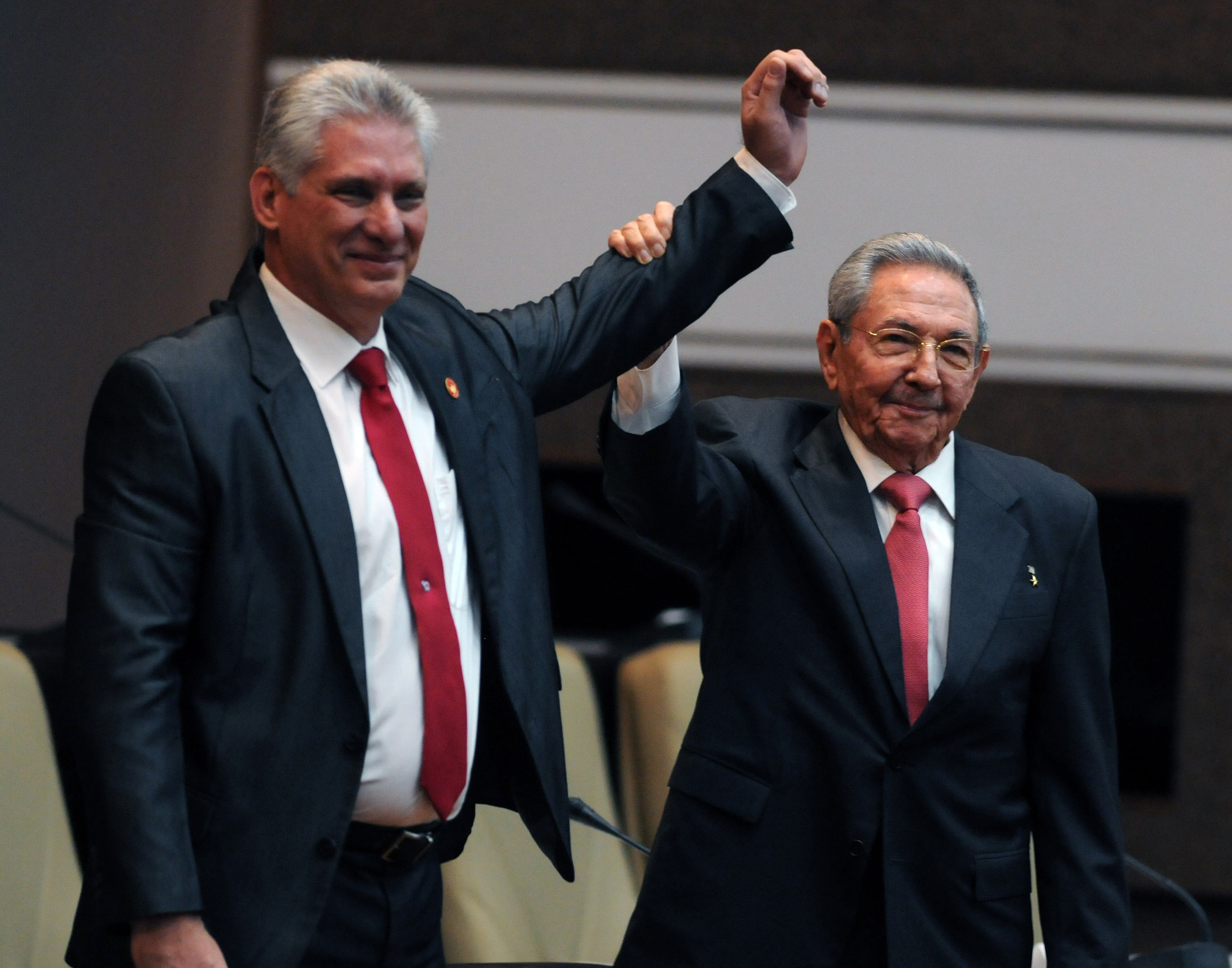 En 2021, Raúl Castro dejará el mando del Partido Comunista a Díaz-Canel