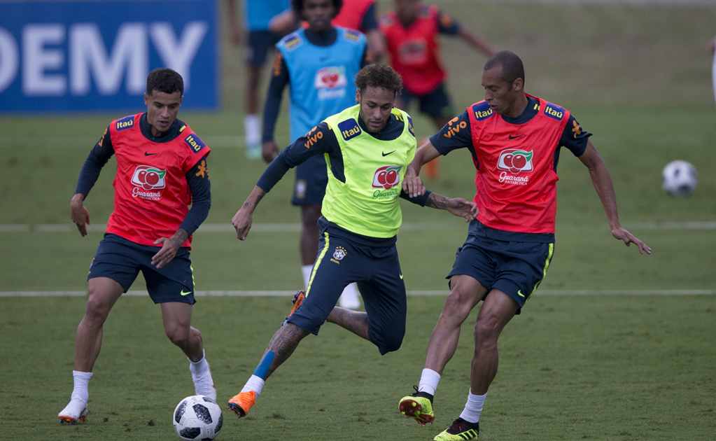 Rusia 2018. Neymar se entrena por primera vez con los titulares de Brasil