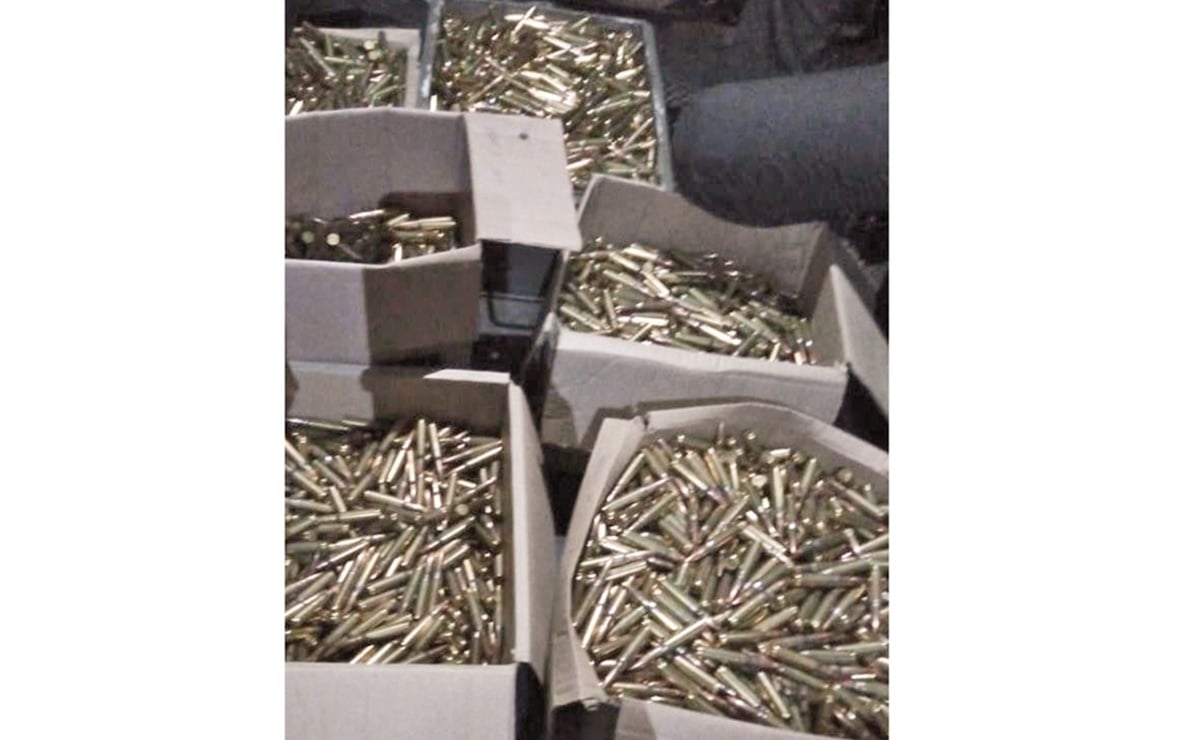 Detienen a cuatro por llevar más de 8 mil balas en la autopista México-Querétaro