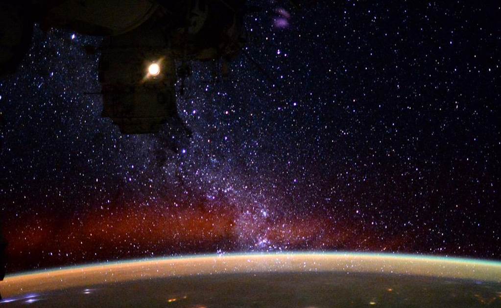 Así se ve la Tierra de noche desde el espacio