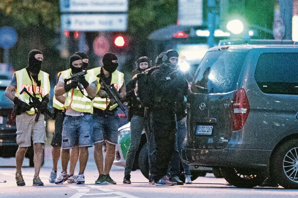 Encarcelan a 5 cómplices por el atentado de Niza