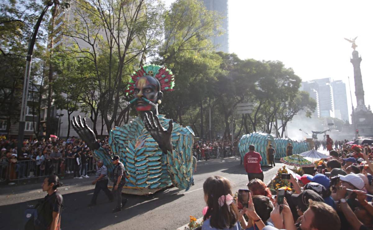 Acuden un millón 250 mil personas al desfile Día de Muertos en la CDMX