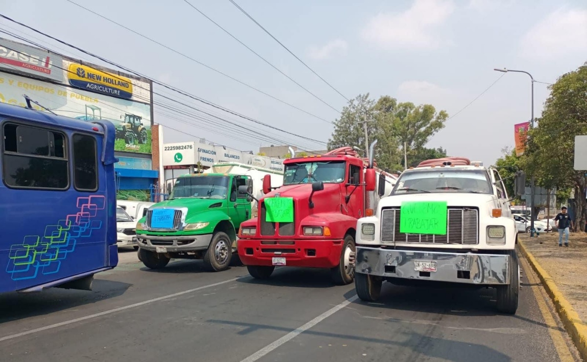 Protesta de piperos desquicia tráfico en zona metropolitana de Puebla