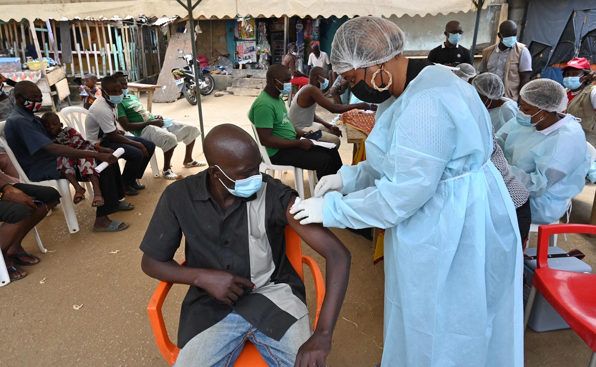 Sobrevivientes de ébola pueden recaer y desencadenar brotes, dice estudio