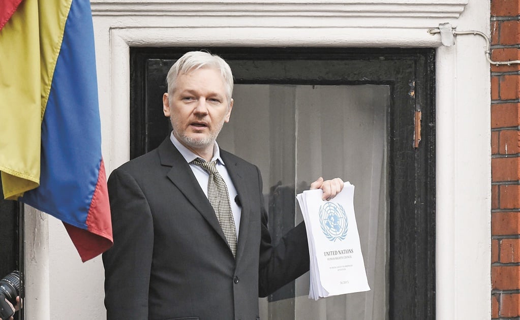 Assange aceptará extradición hasta que liberen a Manning