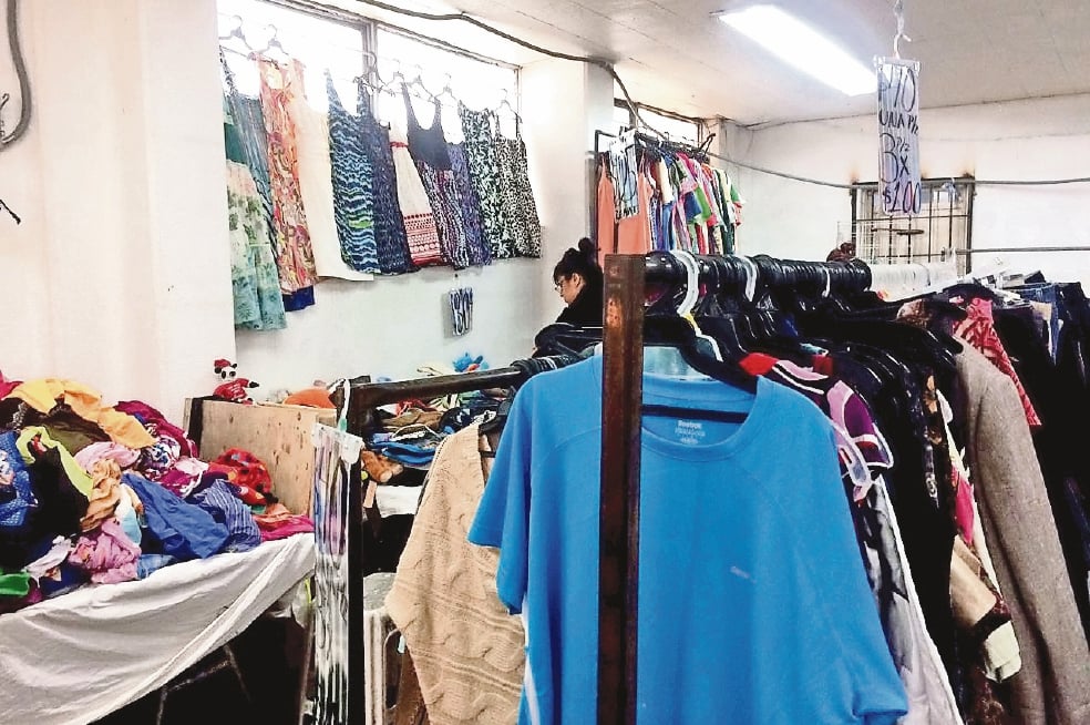 Sin freno, la venta de ropa de paca en el Centro