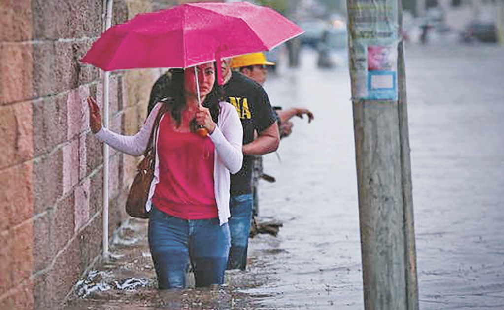 Reportan encharcamientos en Xochimilco y Tláhuac por lluvia