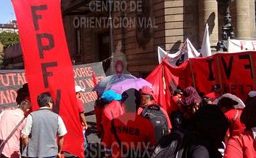 Por manifestantes, cierran circulación en Allende y Donceles