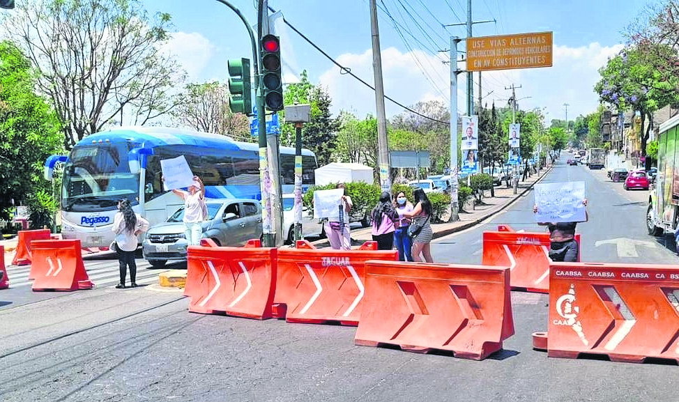 Vecinos acusan afectaciones por  el Tren Interurbano