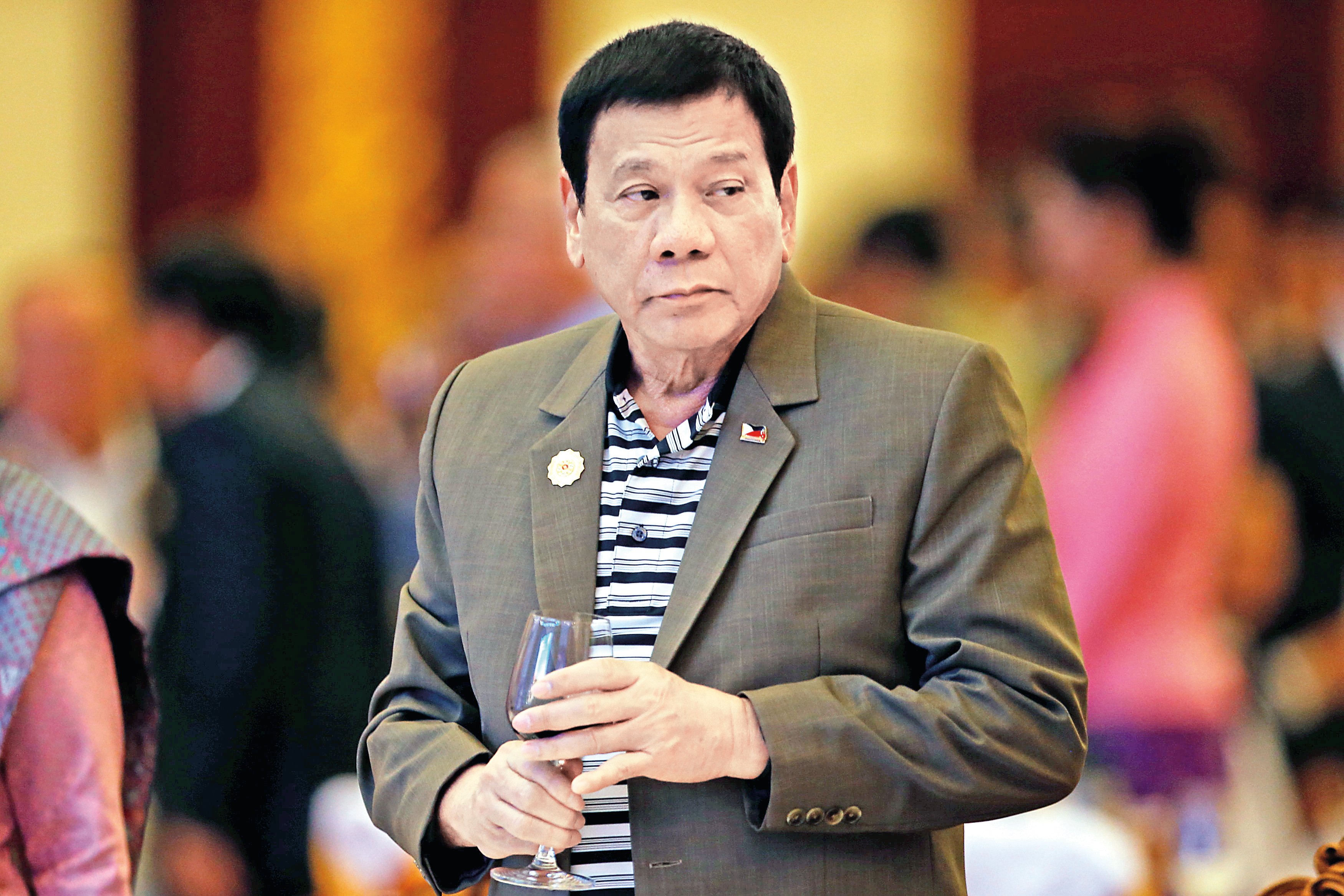 Solicitan inhabilitación de Duterte ante Parlamento filipino