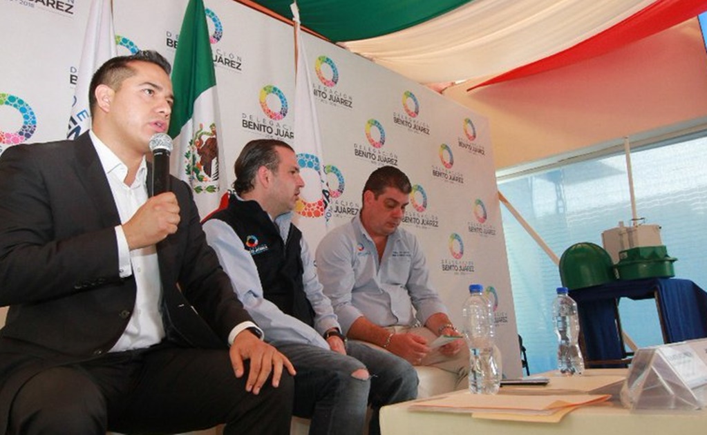 Delegado promete reparar en un día las luminarias en Benito Juárez