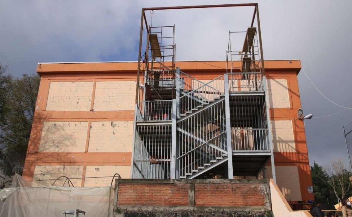 Rehabilitarán escaleras de emergencia en escuelas de Tlalpan