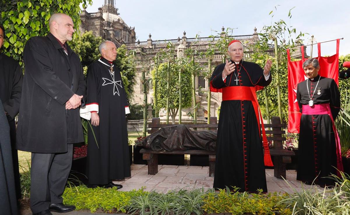 Cardenal inaugura réplica de la estatua “Jesús Sin Hogar” en la Catedral