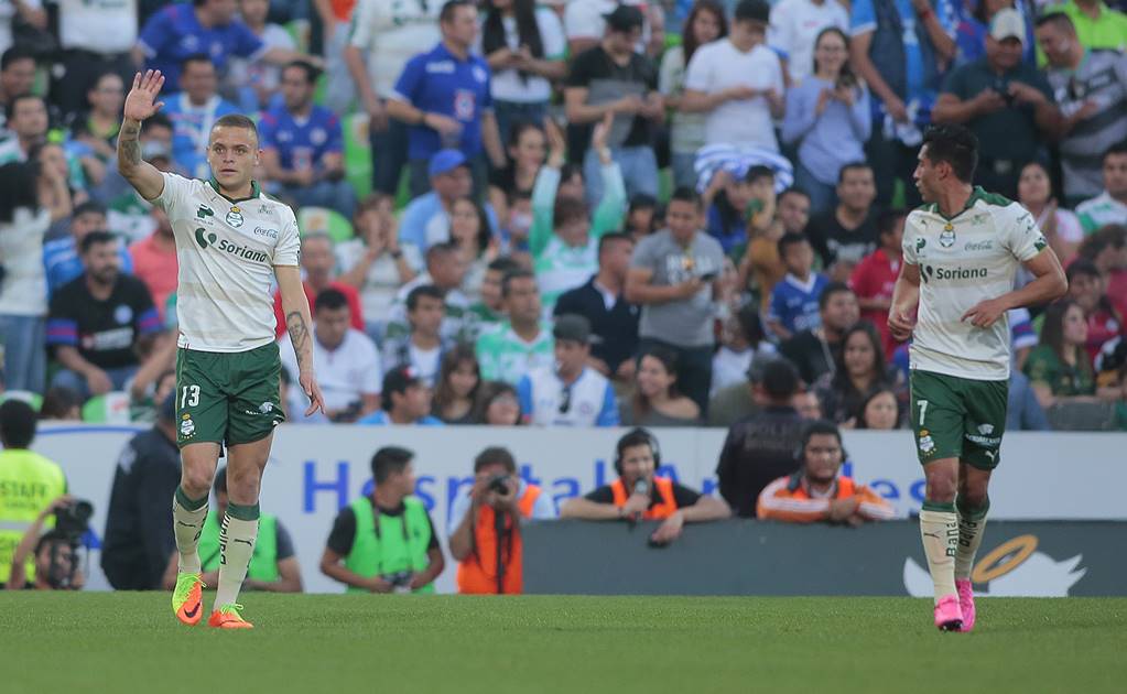 Santos iguala con Cruz Azul y sigue invicto