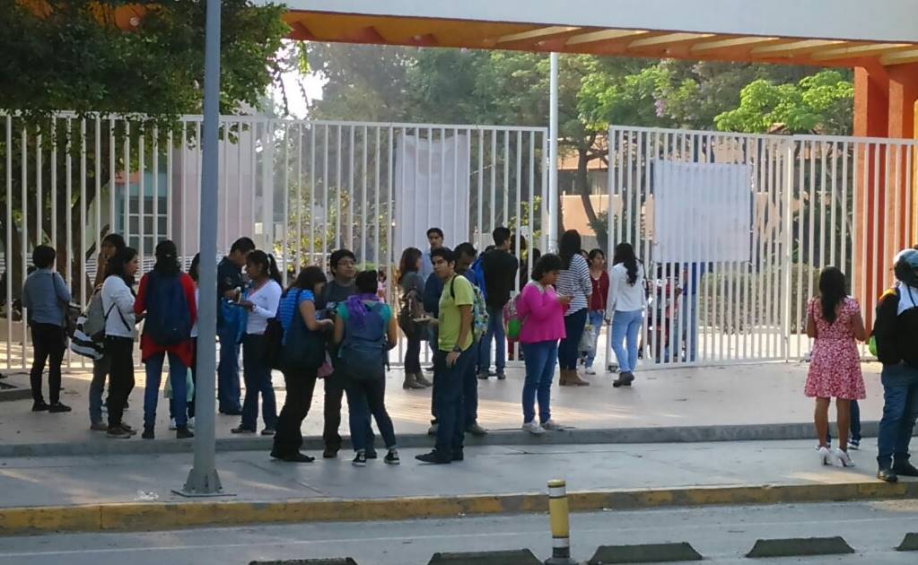Empleados toman instalaciones de Universidad de Oaxaca