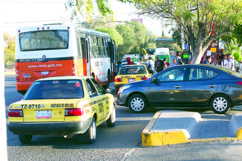 Rangel: se analiza el tema de taxis 
