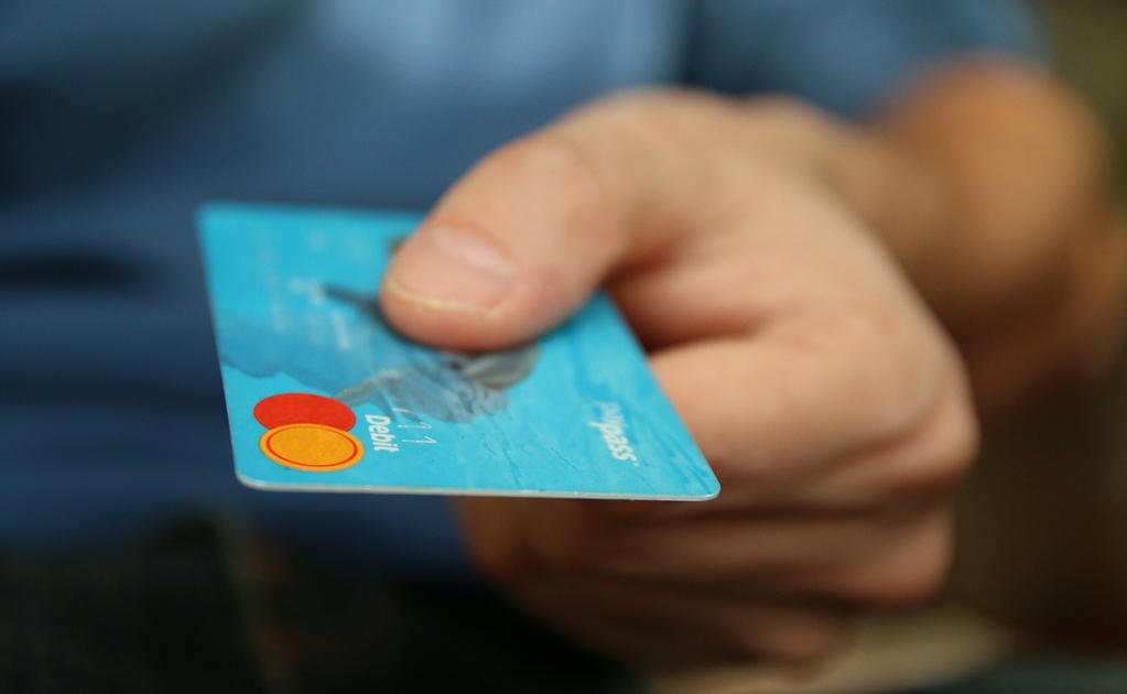 Cofece investiga posibles barreras de competencia en sistema de pagos con tarjetas