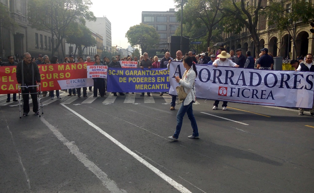 Defraudados de Ficrea protestan ante la SCJN