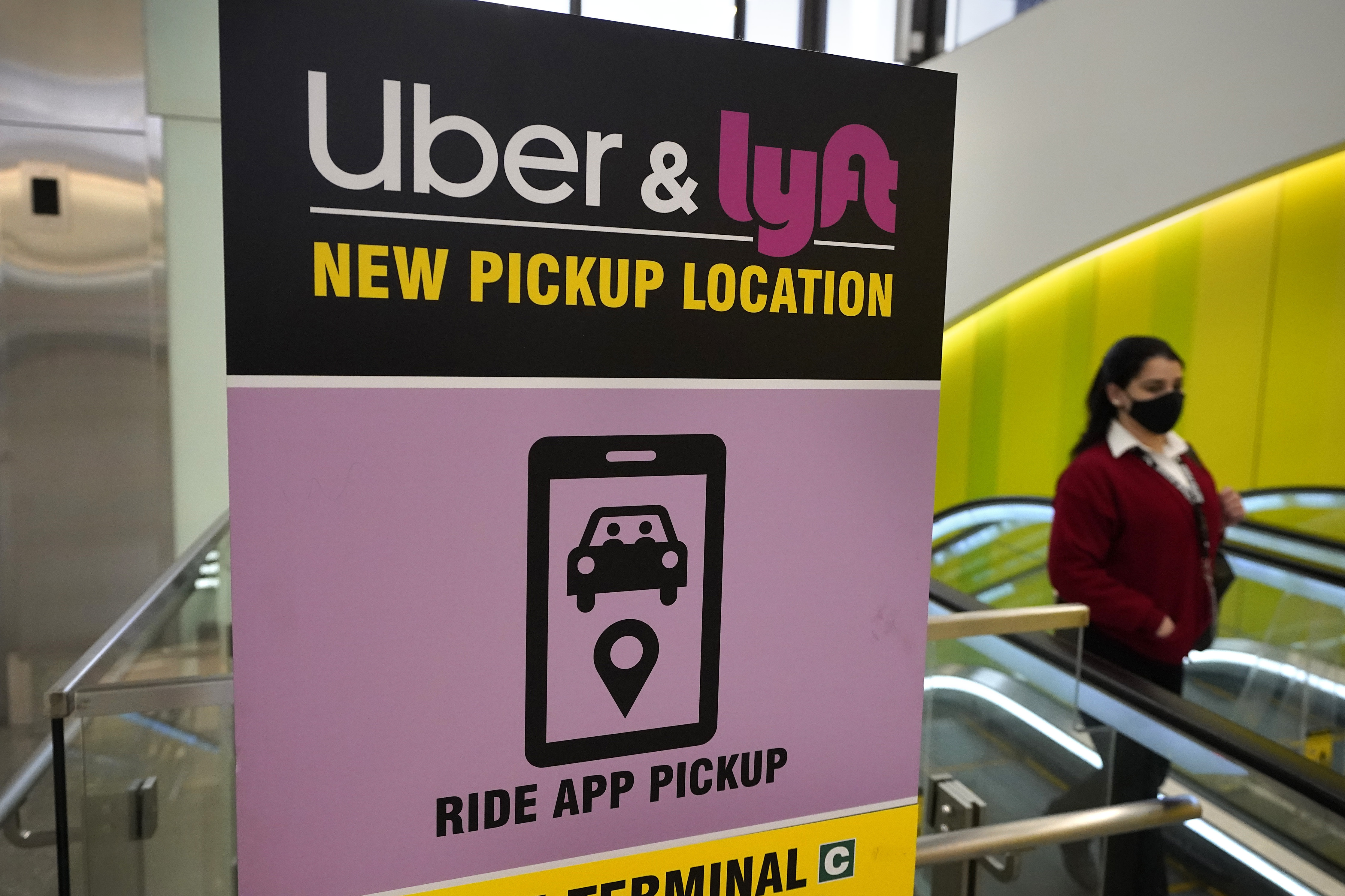 Conductores de Uber y Lyft inician paros masivos exigiendo mejores salarios en Estados Unidos y Canadá