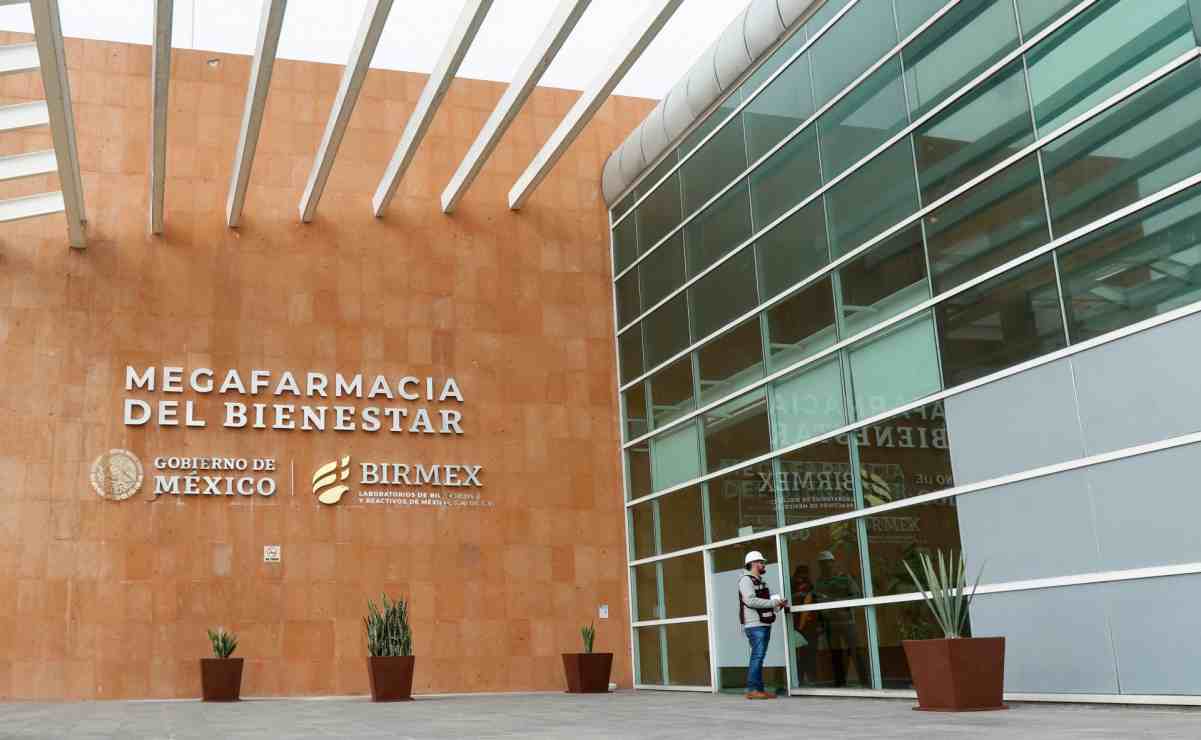 Representantes de la industria farmacéutica visitan la Megafarmacia del Bienestar