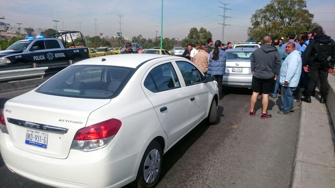 Sancionarán a taxistas por agredir a conductores