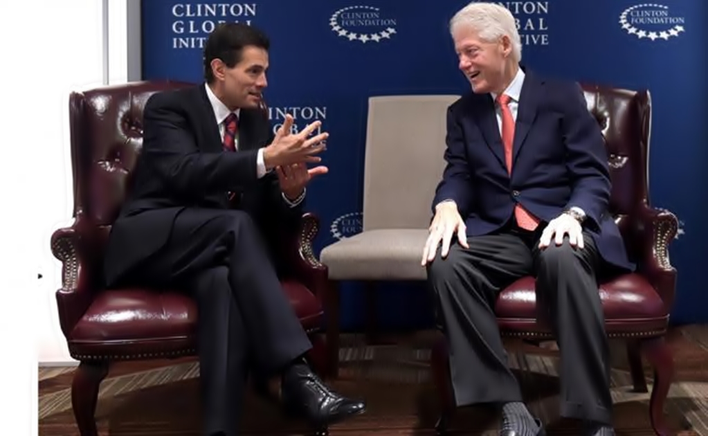 Peña Nieto meets with Bill Clinton at the UN