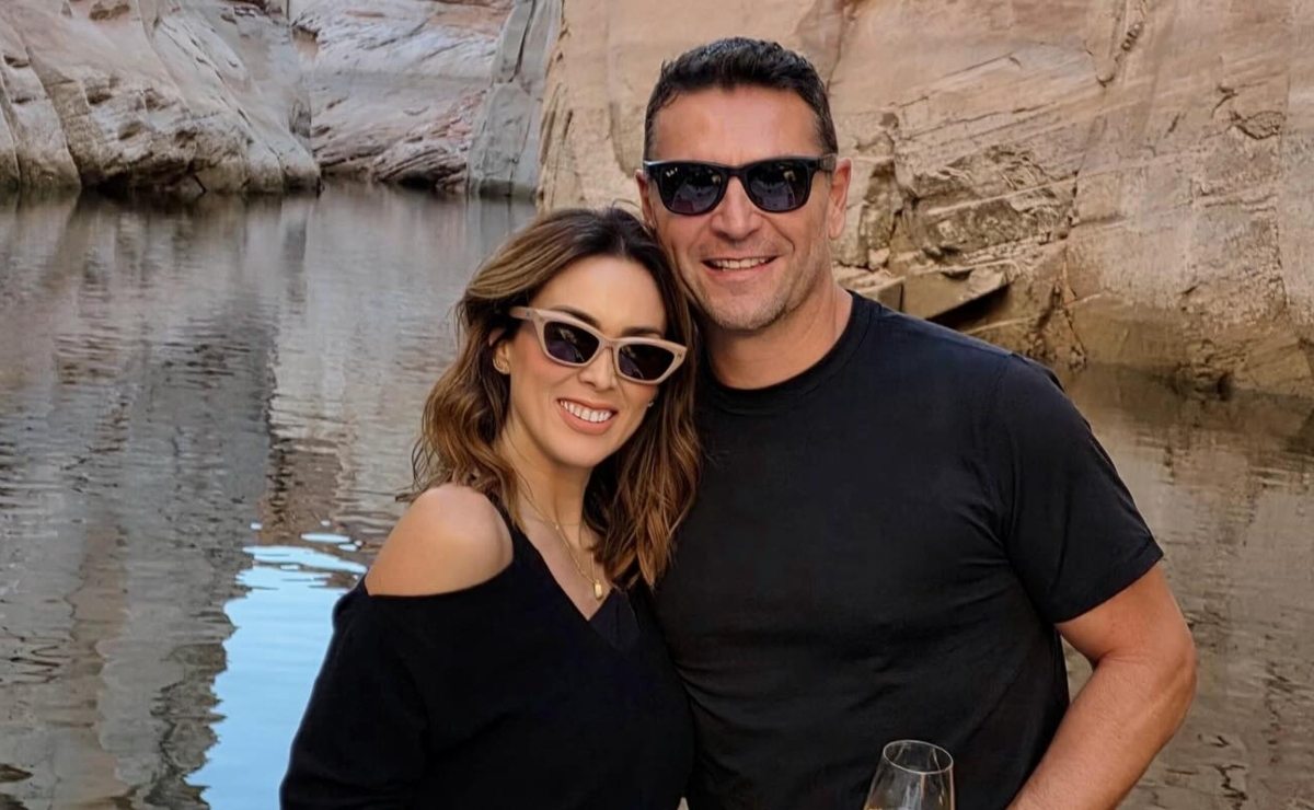 Jacky Bracamontes y Martín Fuentes celebran 15 años de matrimonio