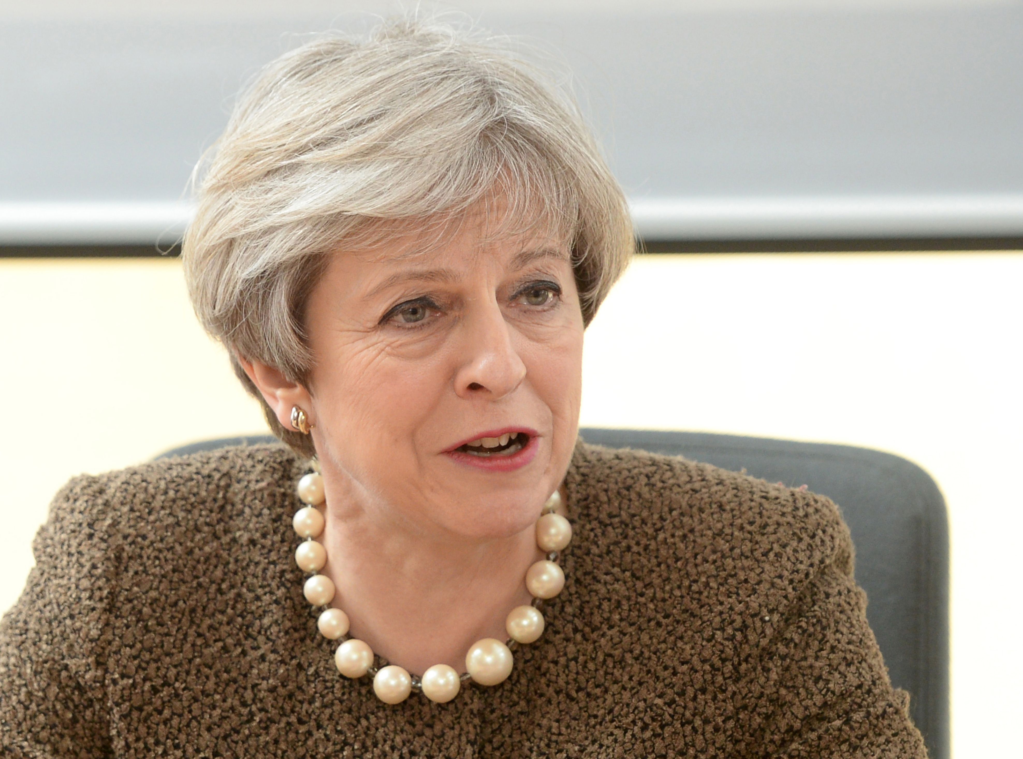 May convoca reunión de emergencia tras atentado en Parlamento británico
