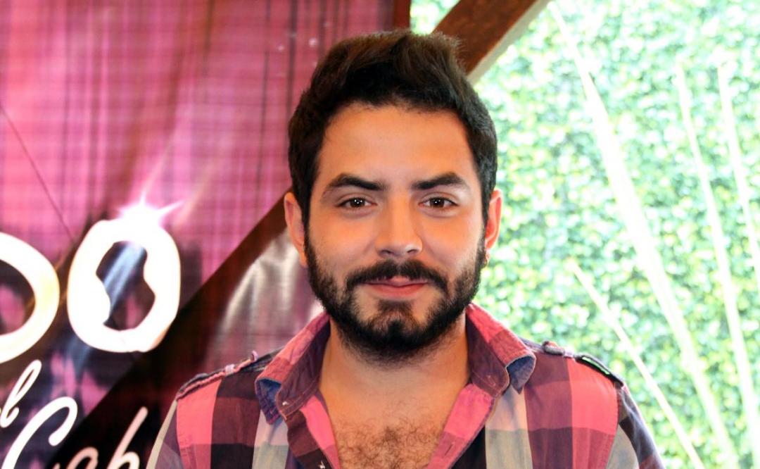 José Eduardo Derbez posa al lado de su novia, su exnovia y el actual novio de ella ¡Felices los 4!