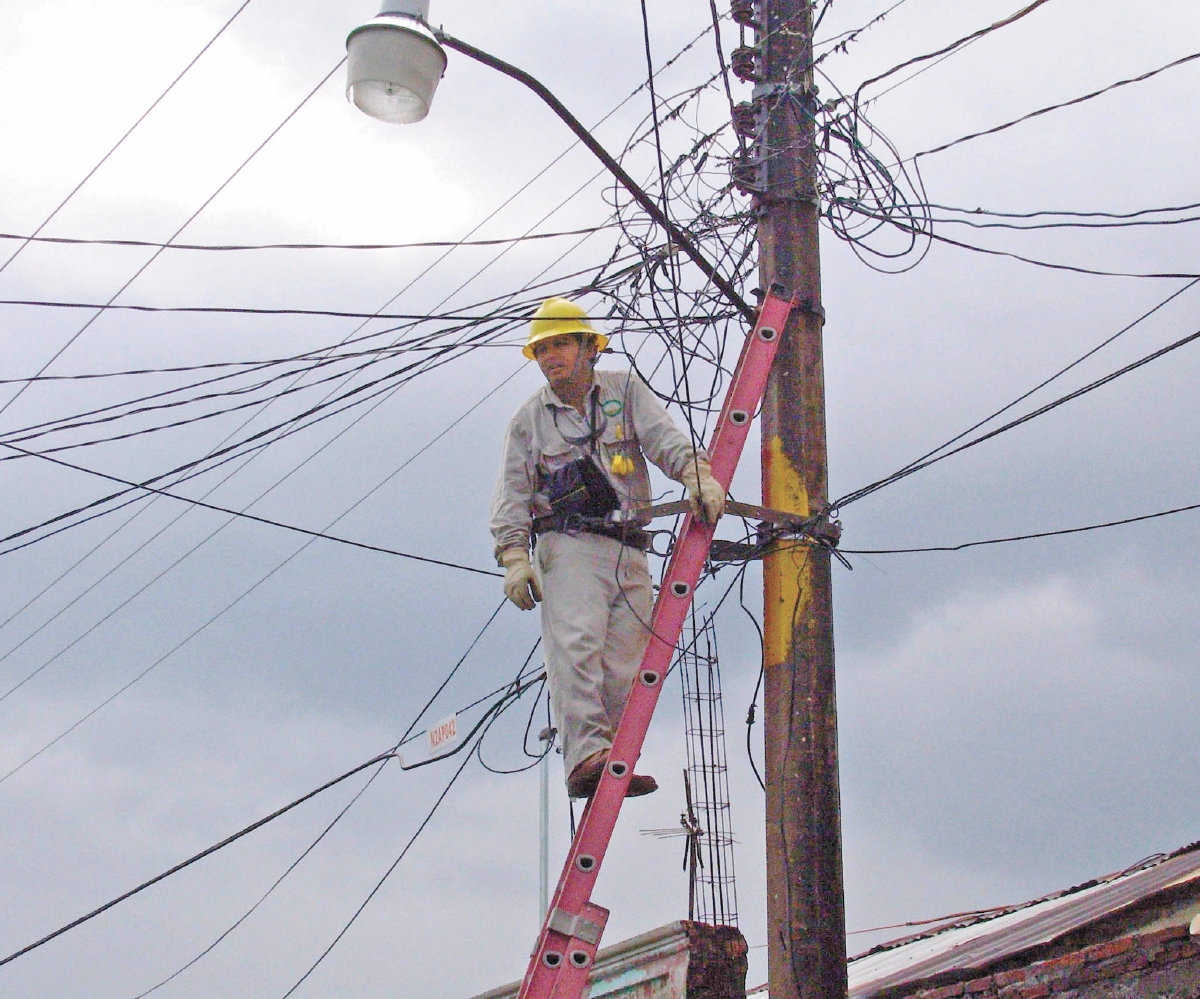 Cofece pide al Congreso no ratificar reforma eléctrica de AMLO