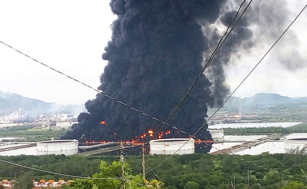 Reportan un incendio en la refinería de Salina Cruz, Oaxaca