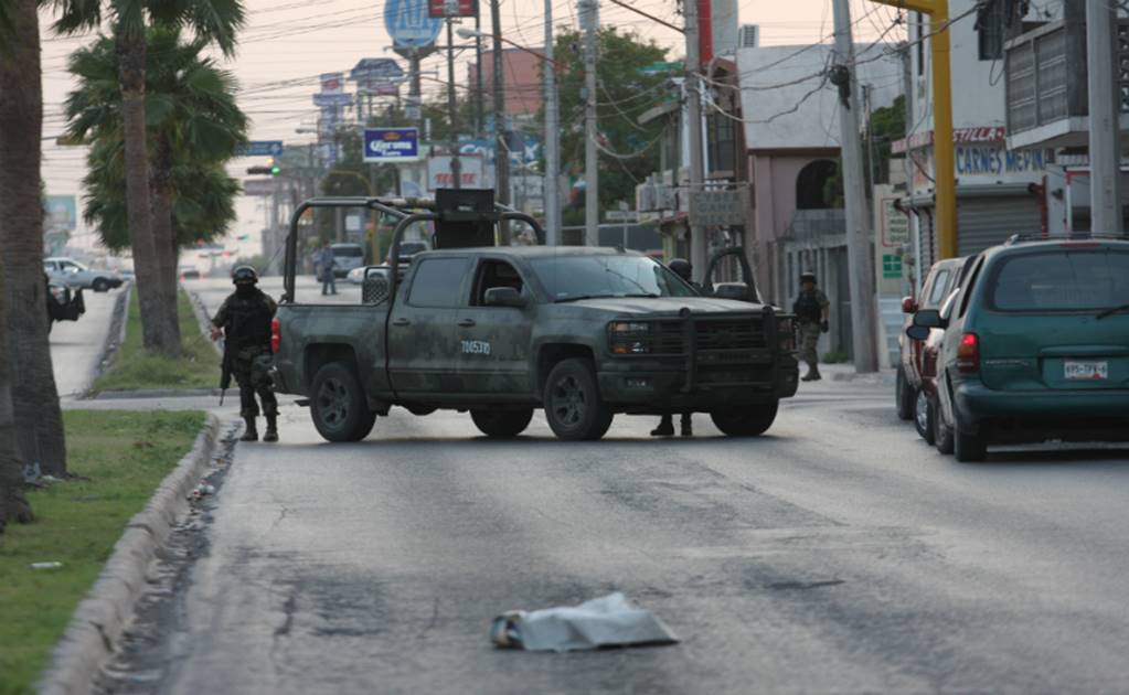 Gunmen kill 14 in gang-plagued Mexican state on U.S. border