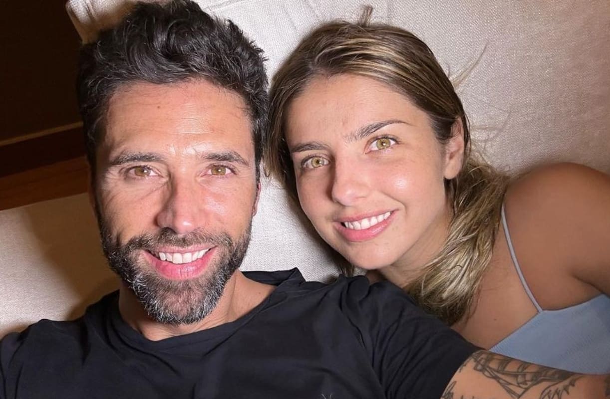 Matías Novoa y Michelle Renaud anuncian el nacimiento de su hijo Milo