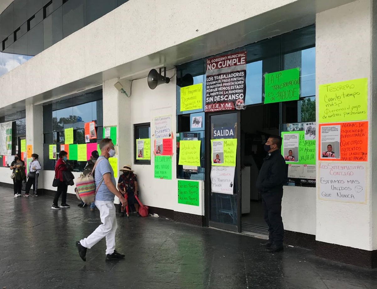 Trabajadores del ayuntamiento de Naucalpan demandan pago de sus salarios 