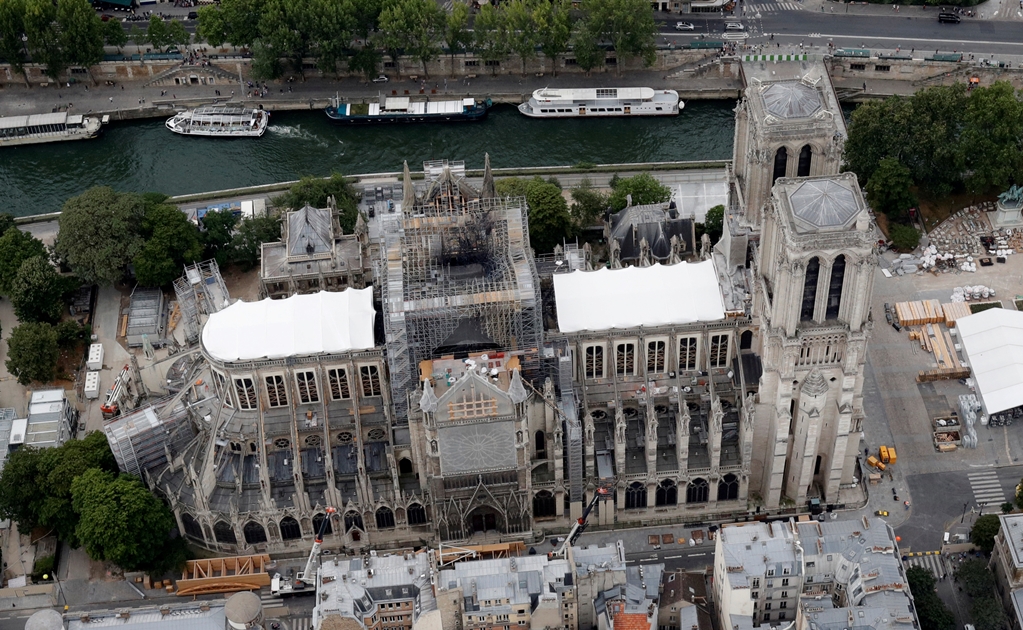 Demandan se arriesgaron muchas vidas por incendio de Notre-Dame