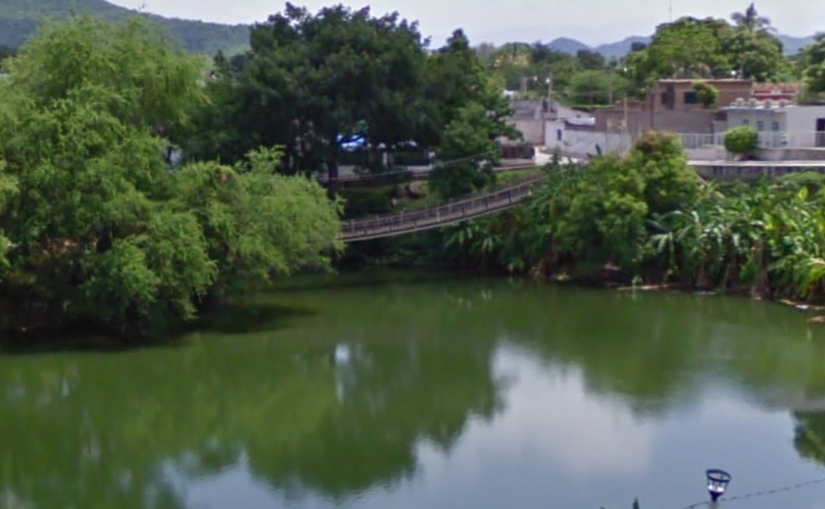 Localizan sin vida a menor que se lanzó de puente colgante a una laguna en El Rosario, Sinaloa