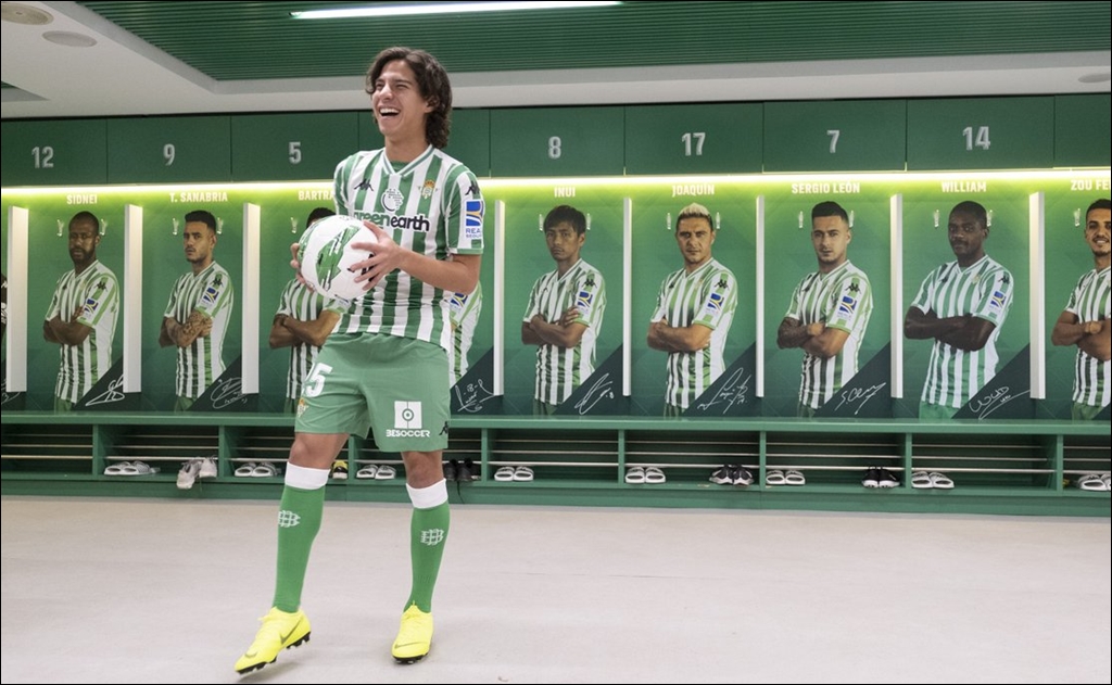 Se acerca el debut de Diego Lainez con el Real Betis