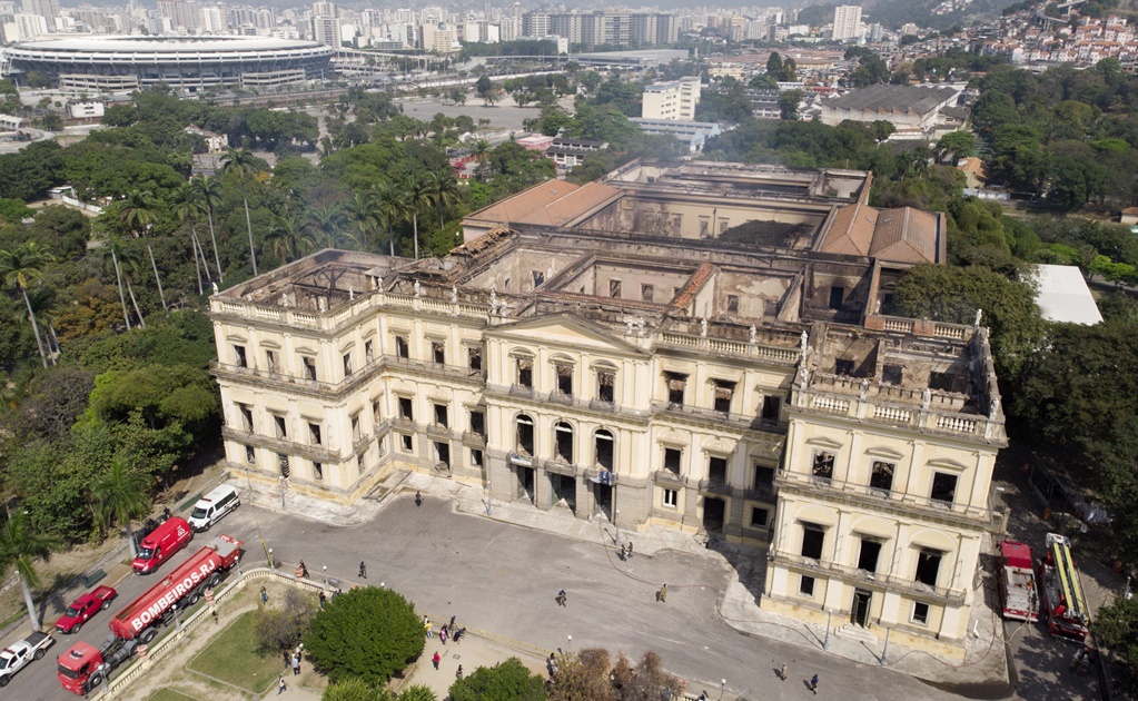 Macron brinda ayuda de expertos para reconstruir museo de Brasil