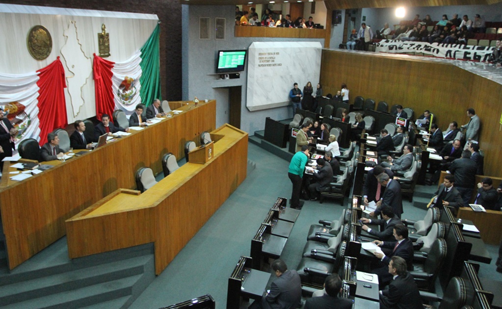 Congreso local advierten que Javier Navarro incurriría en usurpación de funciones si continua como gobernador interino en NL