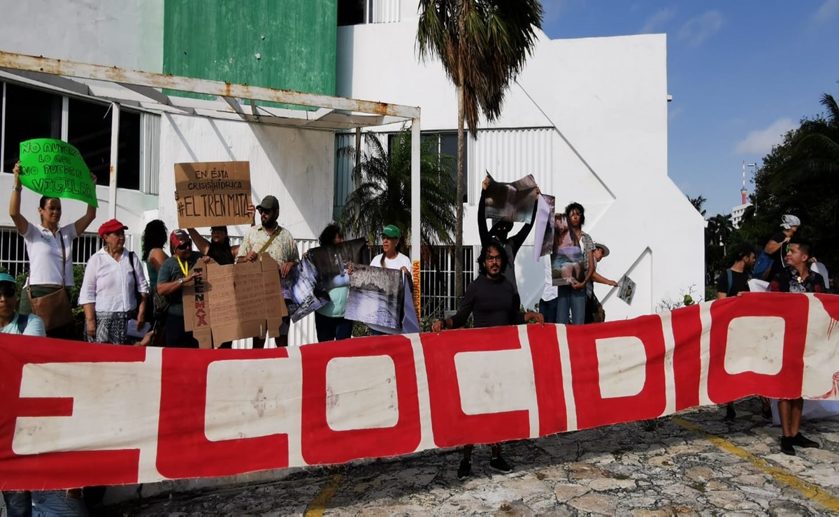 Ciudadanos clausuran simbólicamente la delegación de Semarnat en Cancún