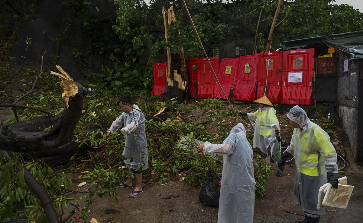 El tifón Saola toca tierra en el sur de China; casi 900 mil personas fueron evacuadas