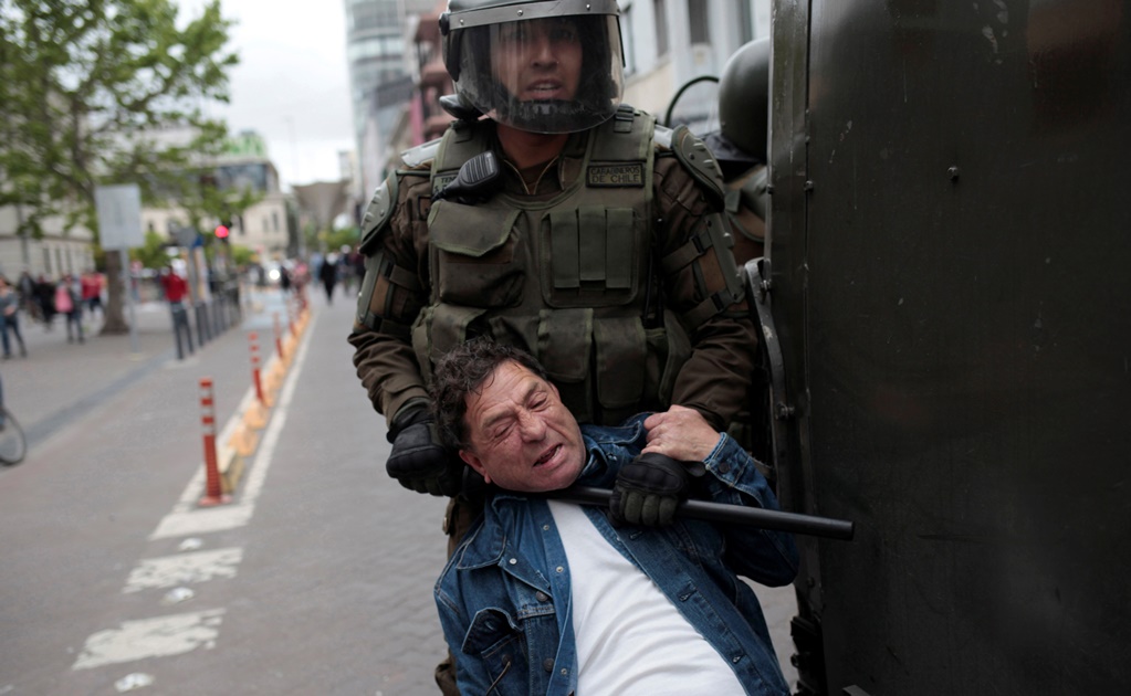 Tres muertos y toques de queda, el saldo de los disturbios en Chile