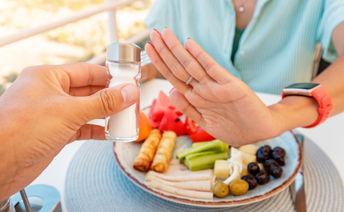 Alimentos que debes evitar comer si tienes presión arterial alta