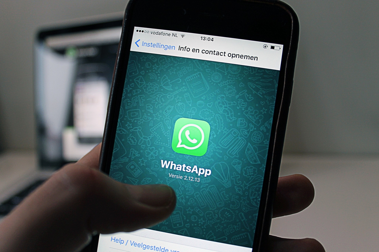 Aseguran que WhatsApp prepara su versión Dark Mode
