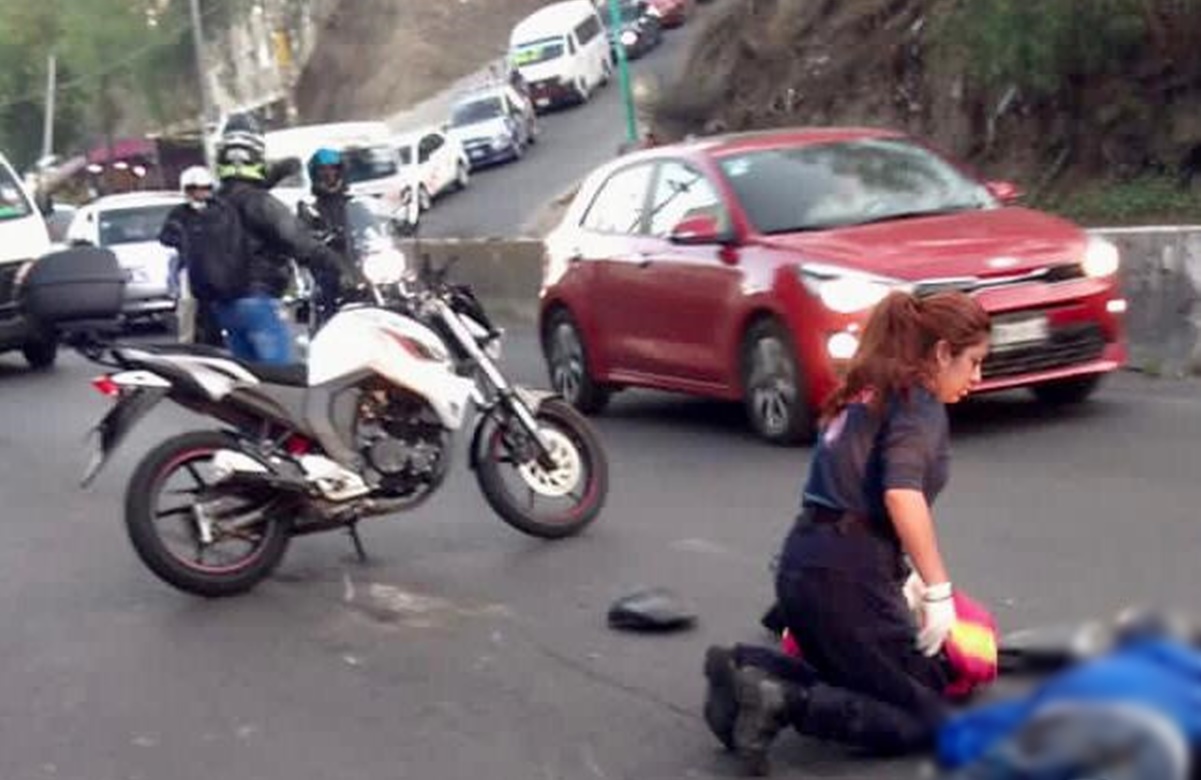 Moto y tráiler chocan en carretera Atizapán-Nicolás Romero; reportan un muerto