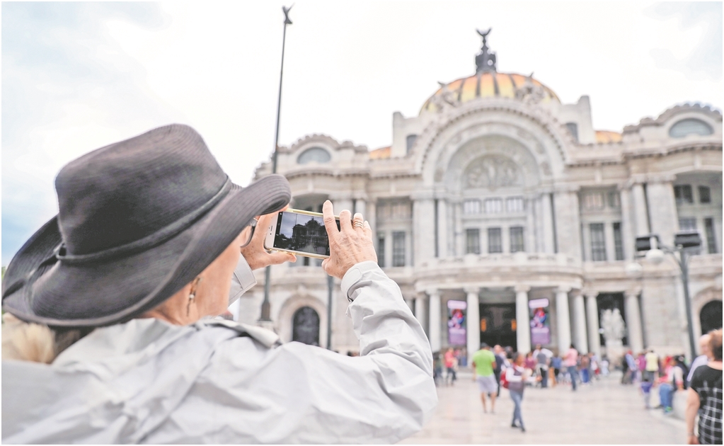 Ingresos por turismo crecen 15% en mayo