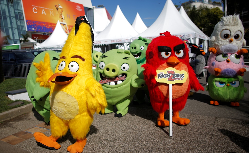 Los pájaros de "Angry Birds" sobrevuelan Cannes 